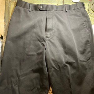 Dockers Black Relaxed Fit Premium 100% Cotton Chinos: 34W 32L